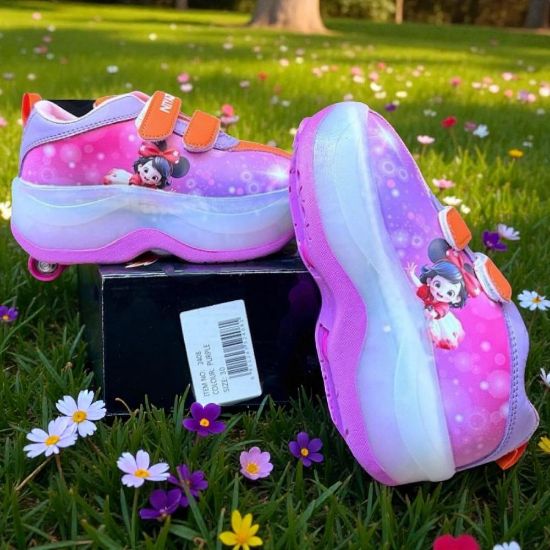 صورة سكيت شوز بناتي يجمع بين اللعب والأناقة